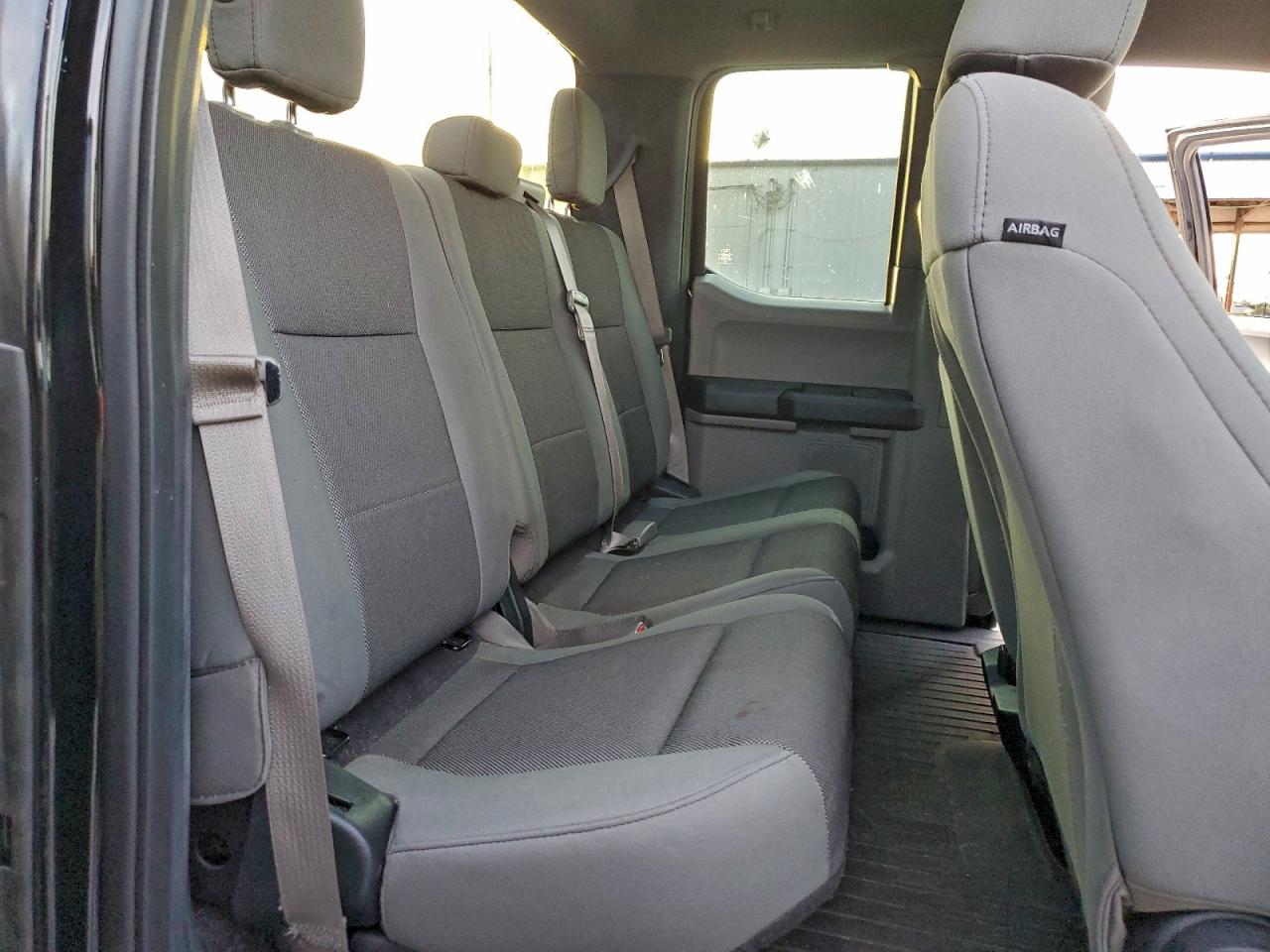 Ford F-150 Super Cab Image 11