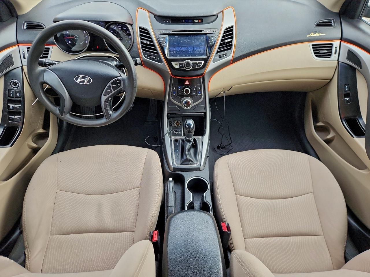 Hyundai ELANTRA Se Image 8