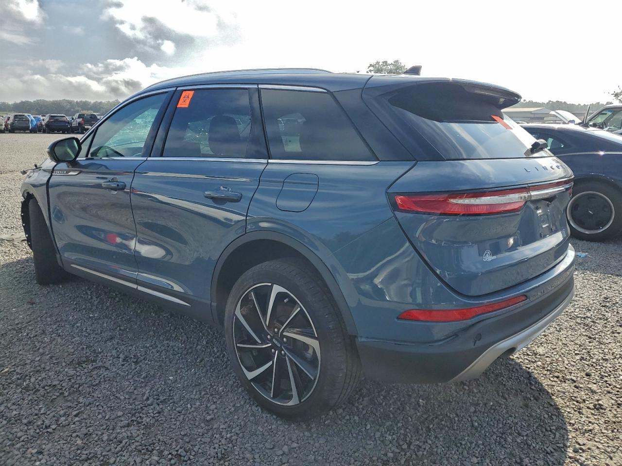 Lincoln Corsair Reserve Image 2