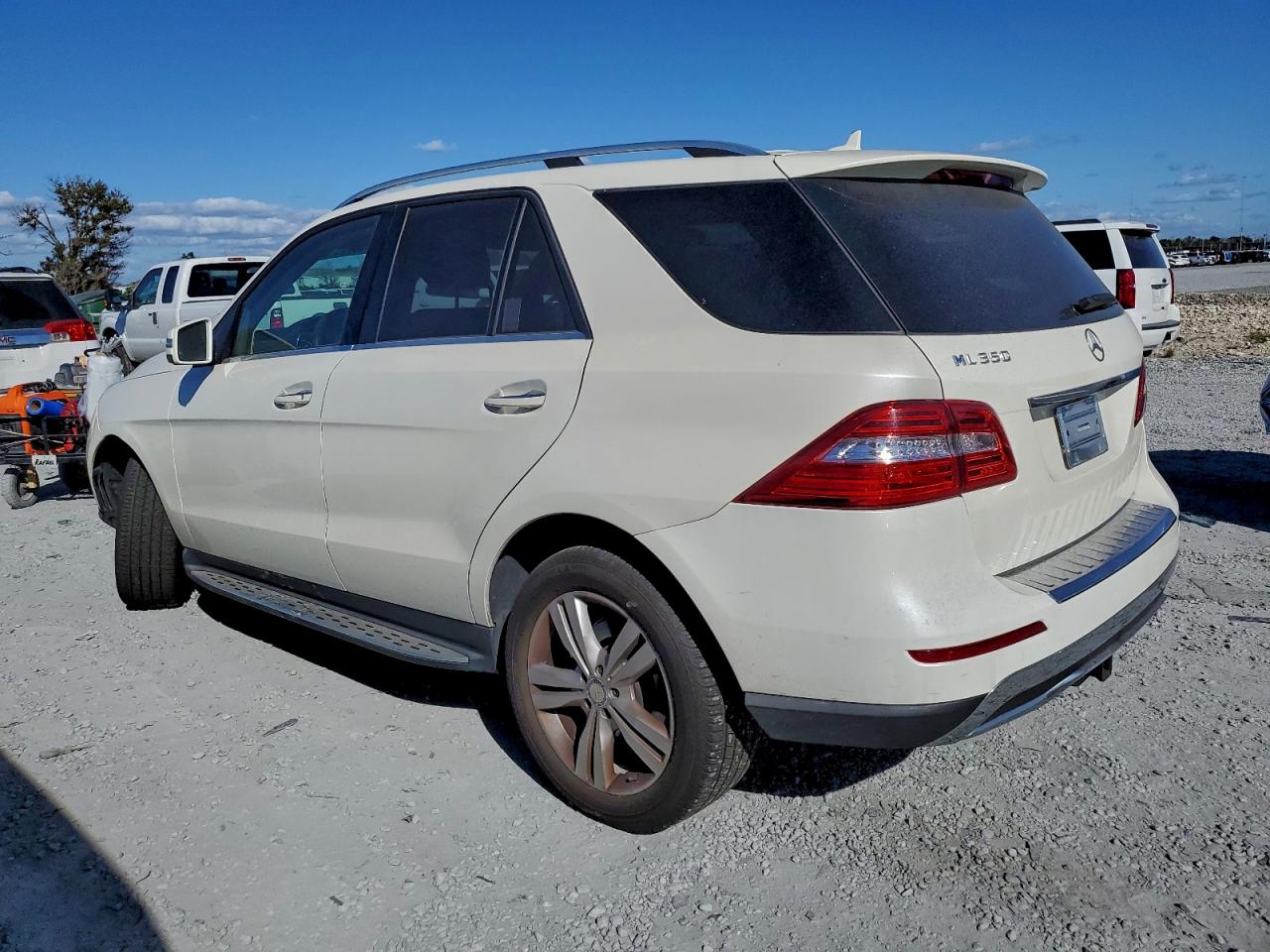 Mercedes-Benz M-Class 350 Image 2