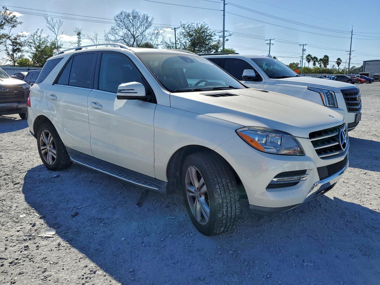 Mercedes-Benz M-Class 350 Image 6